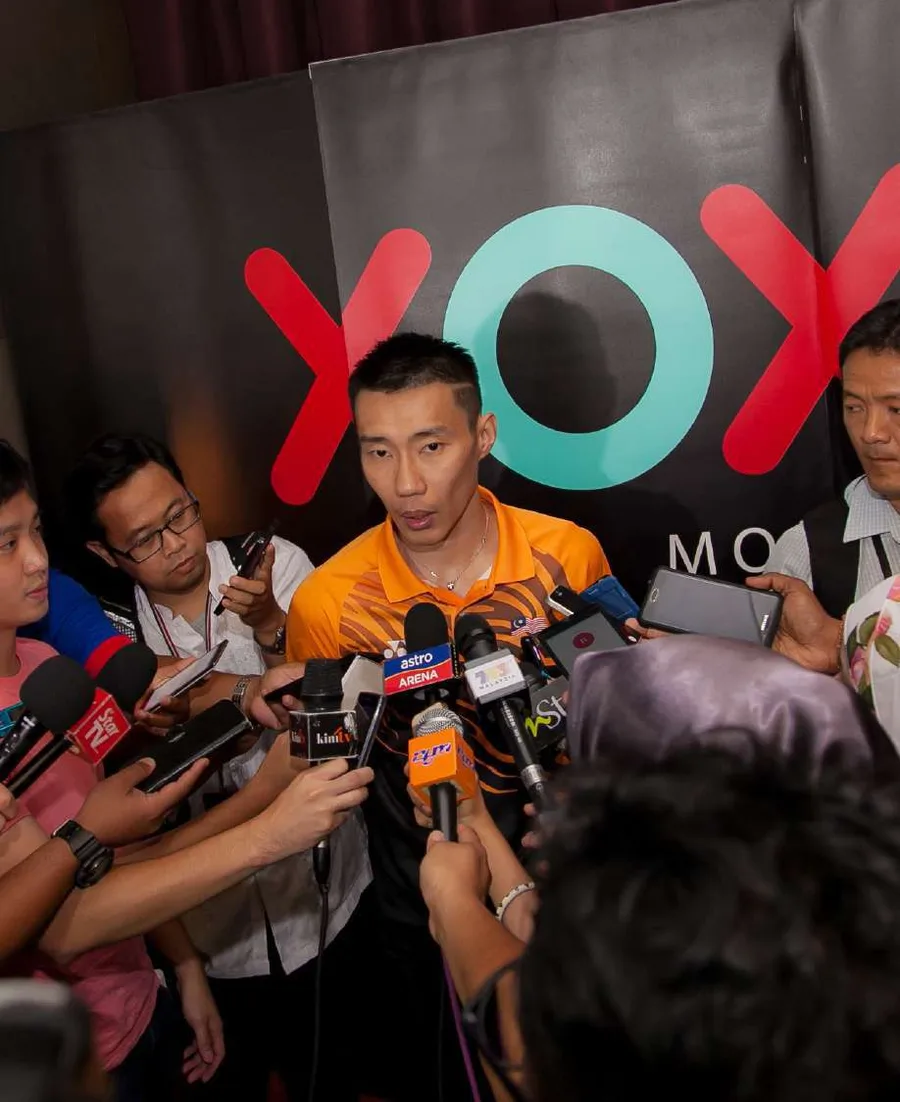 Media scrum at a PRINS-managed brand press event